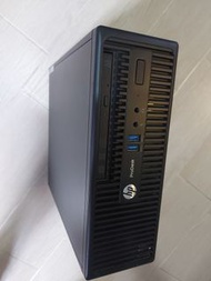電腦主機