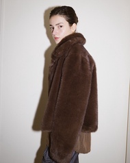 DAILY WOOL Paula Fur JACKET แจ็กเก็ตขนเฟอร์สวยนุ่ม มีกระเป๋าข้างล้วงมือ สวยเหมือนเฟอร์แท้ค่ะ