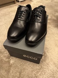 Ecco黑皮鞋（EU39碼）