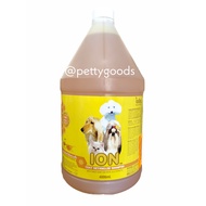 ION แชมพูสุนัข แชมพูแมว แชมพูสมุนไพร น้ำผึ้งและนมผึ้ง แมว สุนัข 4 ลิตร บำรุงขน ขนสวย ขนไม่พันกัน แก้