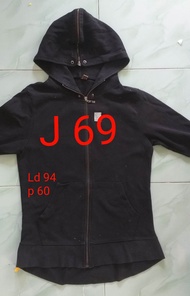 J69/ PL hoodie sweater/ sweater second/ thrift hoodie/ hoodie&sweater/ hoodie warna hitam/ sweater t