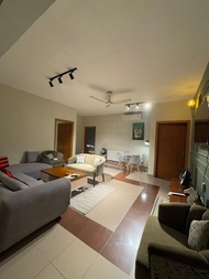 Pangsapuri 2200 m² dengan 2 bilik tidur dan 2 bilik mandi peribadi di Muslim Colony (F11 2 bed apart