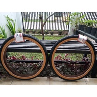 A pair of kenda tires, colored tires, folding bicycle tires, bmx tires