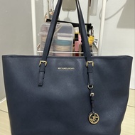 Preloved Tas Michael Kors Jet Set Travel Tote Bag Navy Authentic ASLI