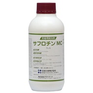あすつく 殺虫剤  ゴキブリ駆除 サフロチンMC 1L チャバネ ノミ イエダニ トコジラミ ナンキンムシ 南京虫 マダニ  屋内 屋外 害虫 液体 効果【第2類医薬品】