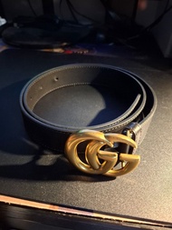Gucci GG Marmont 3cm 黑色皮革金扣皮帶 (二手, 有花痕)