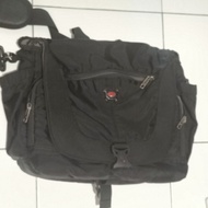 tas Eiger tas laptop selempang