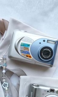 NIKON COOLPIX 2000
