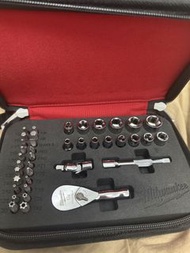 Milwaukee 1/4" 棘輪扳手套裝