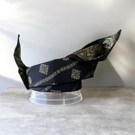 Tanjak warisan Semangat Bugis songket dan batik cotton