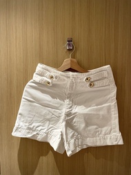 ZARA 白色短褲連金色扣