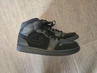 Air Jordan 1 Mid 全黑 男裝波鞋 US7.5