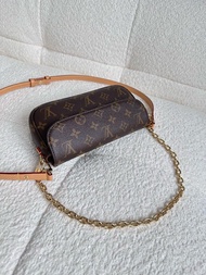 LV Wallet on chain ivy