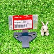 HONDA EX5 DREAM SEAT RUBBER MOUNTING / GETAH TAPAK KUSYEN DEPAN | ORIGINAL BOON SIEW HONDA - 77203-G
