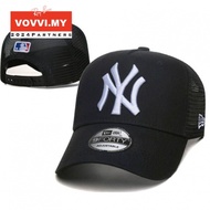 New York Yankees MLB League Essential Navy 39THIRTY Stretch Fit Cap (ESSENTIAL)