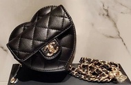 Chanel 心形腰包