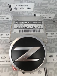 โลโก้บังโคลนหน้าซ้าย-ขวา NISSAN FAIRLADY 350Z Z33 63890-CD10A  ราคาต่อ 1 ชิ้น  อะไหล่แท้ NISSAN