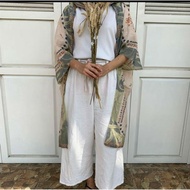 Viral Outer scarf with Bella Jumbo motif