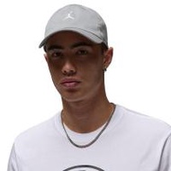 NIKE Jordan Club Unstructured Curved-Bill หมวกแก๊ปผู้ใหญ่ NI083AC777EZTH