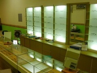 Etalase Display Toko Kacamata Eyewear Optik