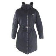 全新未使用 PRADA Re-Nylon 三角 Logo 繫帶羽絨服，42 碼，黑色，義大利製造，正品，女款，292077