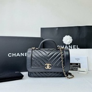 CHANEL 黑金羊皮山形紋鏈帶包