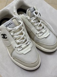 Chanel 經典白色運動鞋
