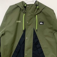 QUIKSILVER MOON LIGHT WATERPROOF JACKET 防潑水 外套 保暖 多拉鍊 防風 包脖圍 高領 連帽外套 帽T 露營 男版 軍綠配色 S號 EQYJK03713 JKT-M TP0_2310 #23衣櫃出清 TP0_23