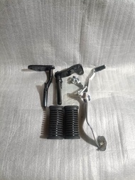 step depan satria fu 150 komplit 2005-2014 (step depan karet step operan gigi)