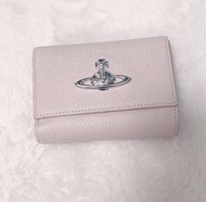 Vivienne Westwood 嘅粉紅色皮革口金包/三摺短銀包（Small Frame Wallet / Orb Clasp Wallet）