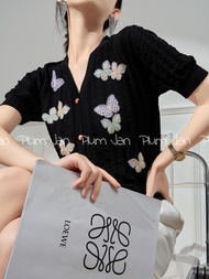 เสื้อเชิ้ตแขนสั้นคอวีถักสีดำ Plum Jan ทรงเข้ารูป แขนสั้น ผ้าโพลีเอสเตอร์ ทรงเข้ารูป สไตล์ลำลอง สำหรั