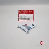 0722_HO. Left Lower Fairing Bracket (WX552) HONDA: (64342-KGH-900): SONIC OLD (SONIC '01-'03) ... Pa