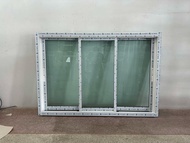 หน้าต่างบานเลื่อน อลูมิเนียม 3ช่อง108.5 x 160 สีขาว สีชา