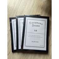 1ลัง48ชิ้นกรอบรูปA4 สีทอง สีไม้ กรอบอะคริลิค มีแผ่นพลาสติกใส ขนาด21*29.7cm แบบยกลัง48ชิ้น