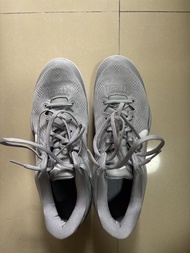 Nike Kobe 8灰色籃球鞋