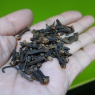 Dried cloves
