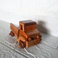 Hiasan dinding miniatur truk pajangan kayu