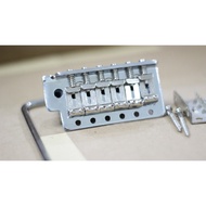 Tremolo down fender stratocaster original saddle logo fender