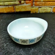 JAJ Pyrex Chelsea Grab-it Jockey Cap Serving Bowl