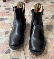 dr martens chelsea boots original