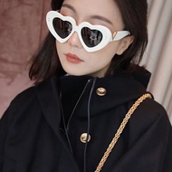 V Love Sunnies