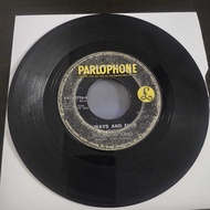 INTERNATIONAL ARTIST 45 RPM VINYL RECORD