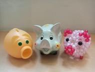 三隻小豬陶瓷造型撲滿 手工串珠豬寶寶 擺飾