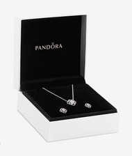 Pandora 潘朵拉玫瑰花瓣鋯石耳環，項鍊套組*贈限量珠寶盒*