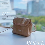 （❤️近全新日本專櫃購買/有防塵袋）日本牌子KENZO PAPER 皮革肩帶手拿包POUCH ON STRAP IN LEATHER （超可愛/詢問度超高/米色）