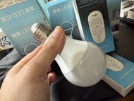可調冷暖、光暗LED燈泡x3 （包括遙控器x2）