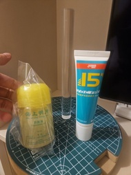 乒乓球灌油及貼膠用品 包括膠皮切割墊板，切割刀，滾膠棒，紅雙喜15號無機膠水，海上明月黃油