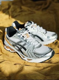 Asics Gel-Kayano 14 金銀黑