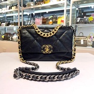 全新CHANEL 19 SMALL AS1160 黑色羊皮金扣小號 @303開 #BRAND NEW #香榭站正品