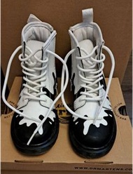 Dr. Martens Child Black Boots 童装 (在MTR西灣河交收)